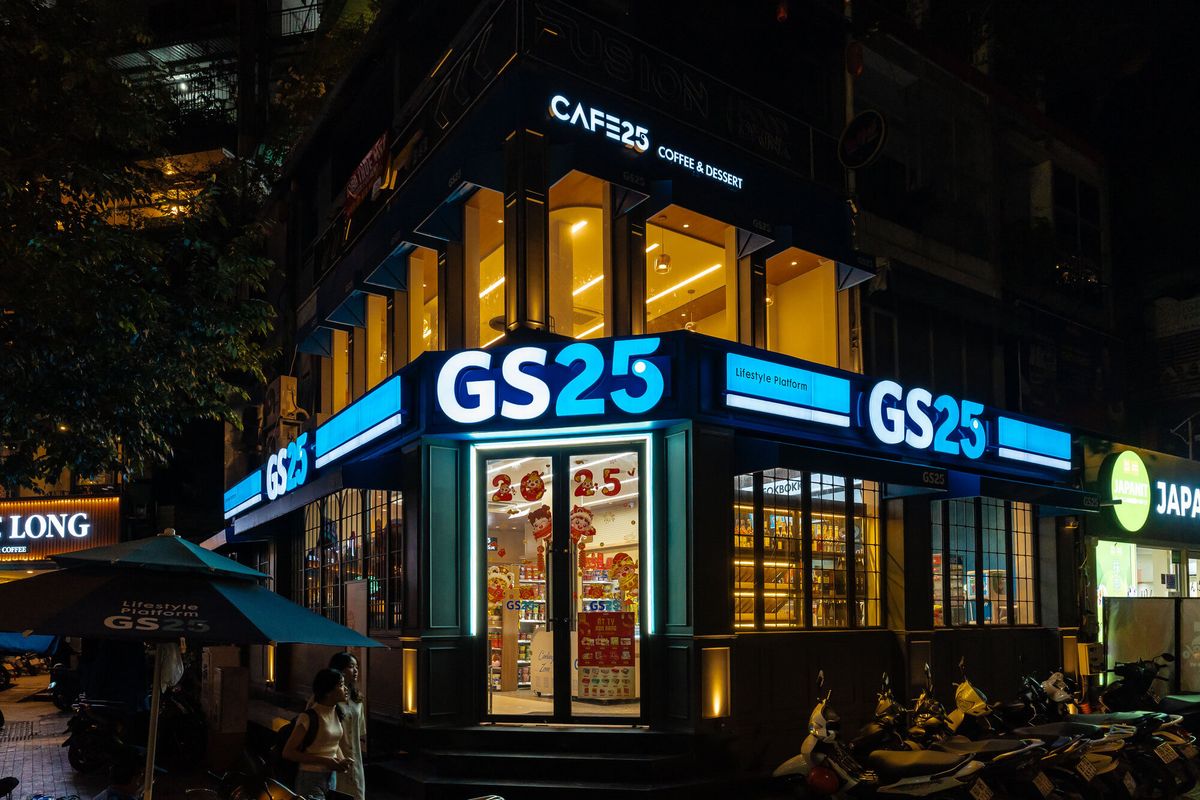 Cửa hàng GS25 Trần Cao Vân với concept CAFE25 tại Việt Nam