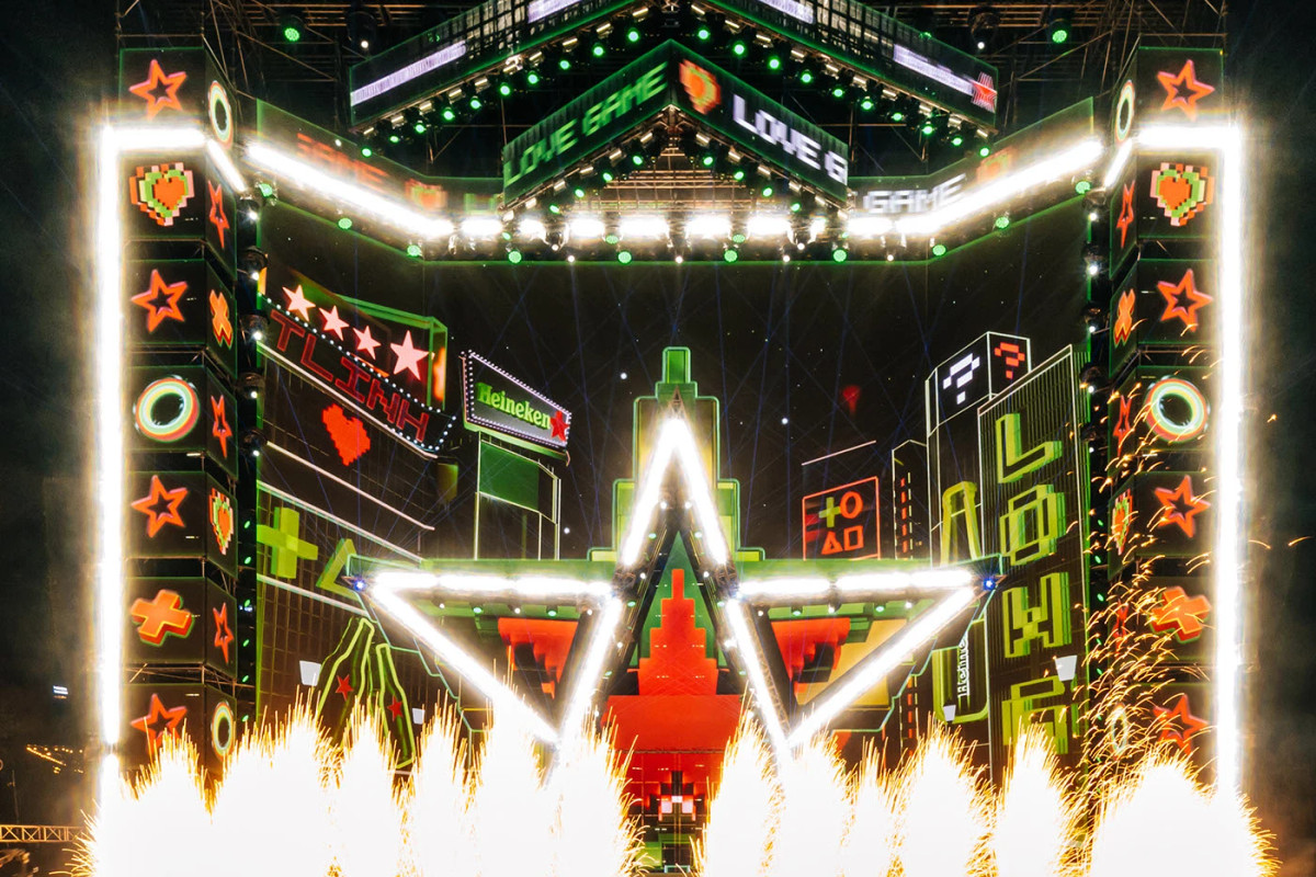 Sân khấu Heineken Countdown 2026 với hệ nhận diện ngôi sao đặc trưng